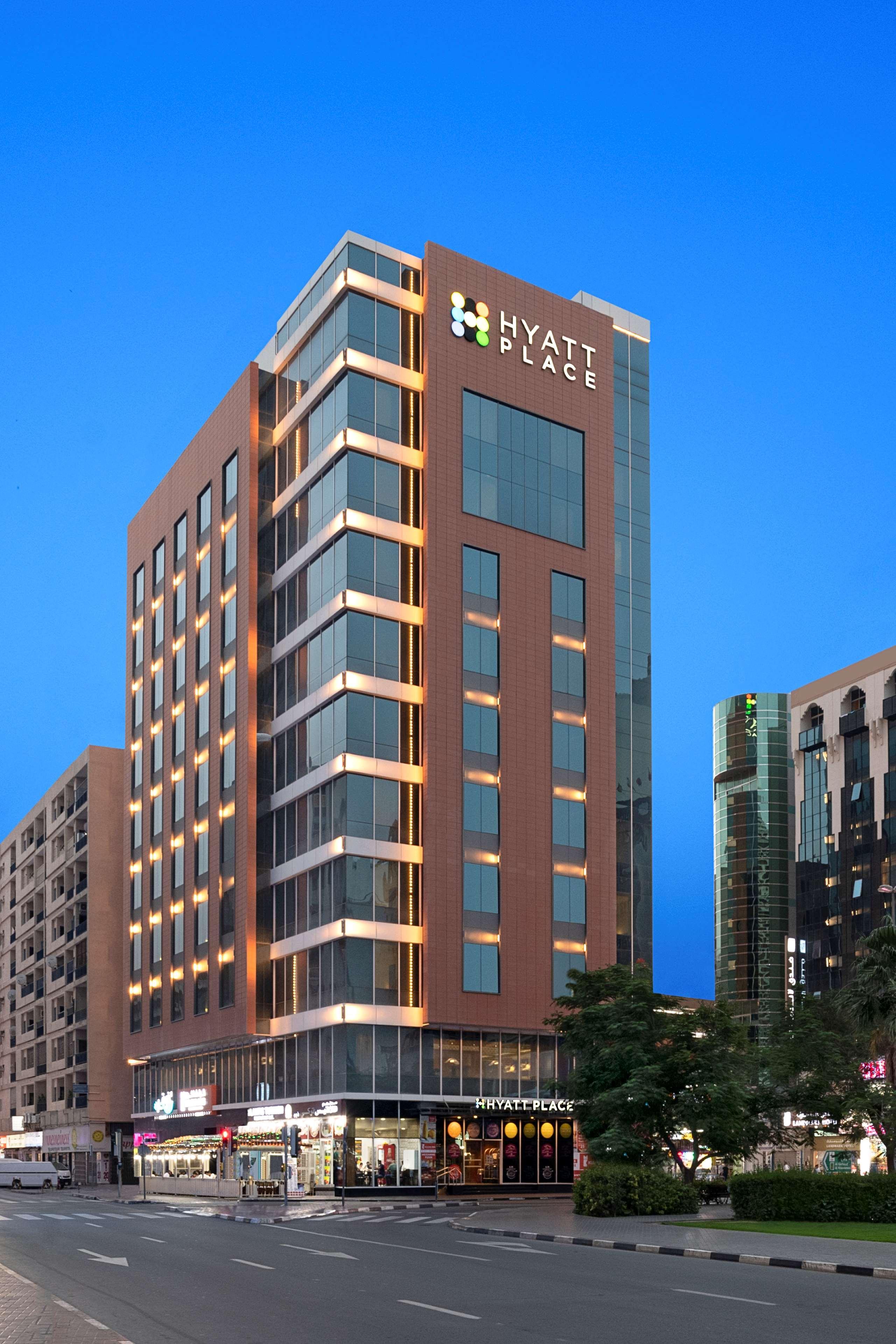 Hyatt Place Dubai Baniyas Square Exteriör bild