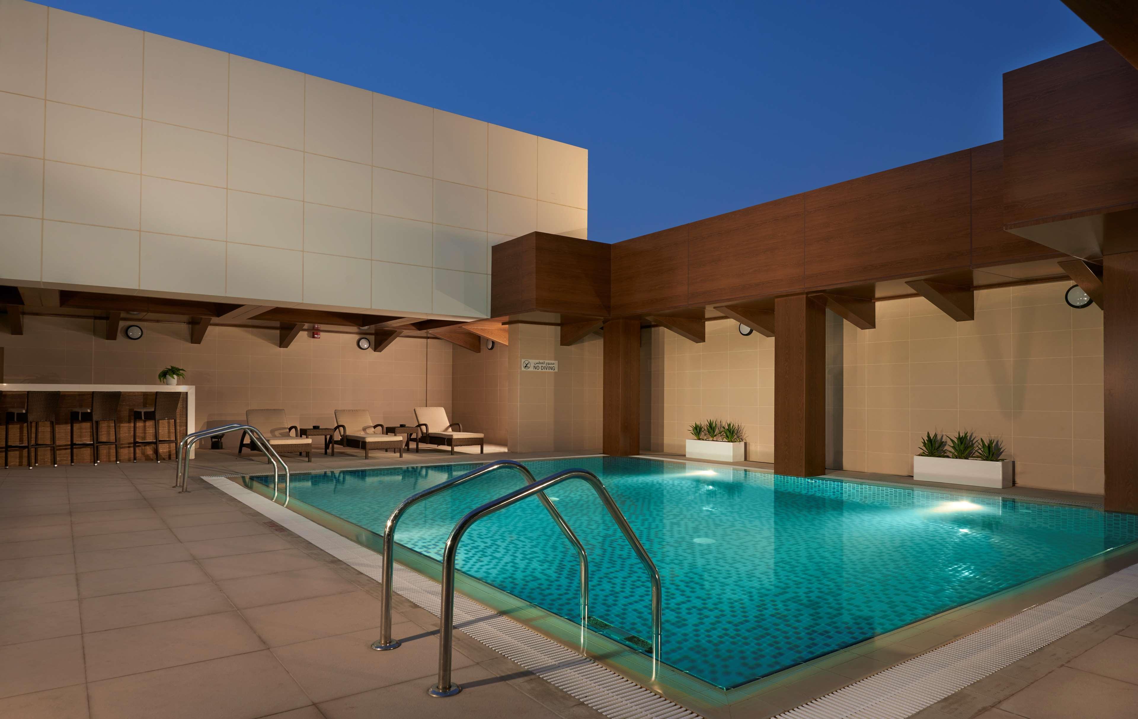 Hyatt Place Dubai Baniyas Square Exteriör bild