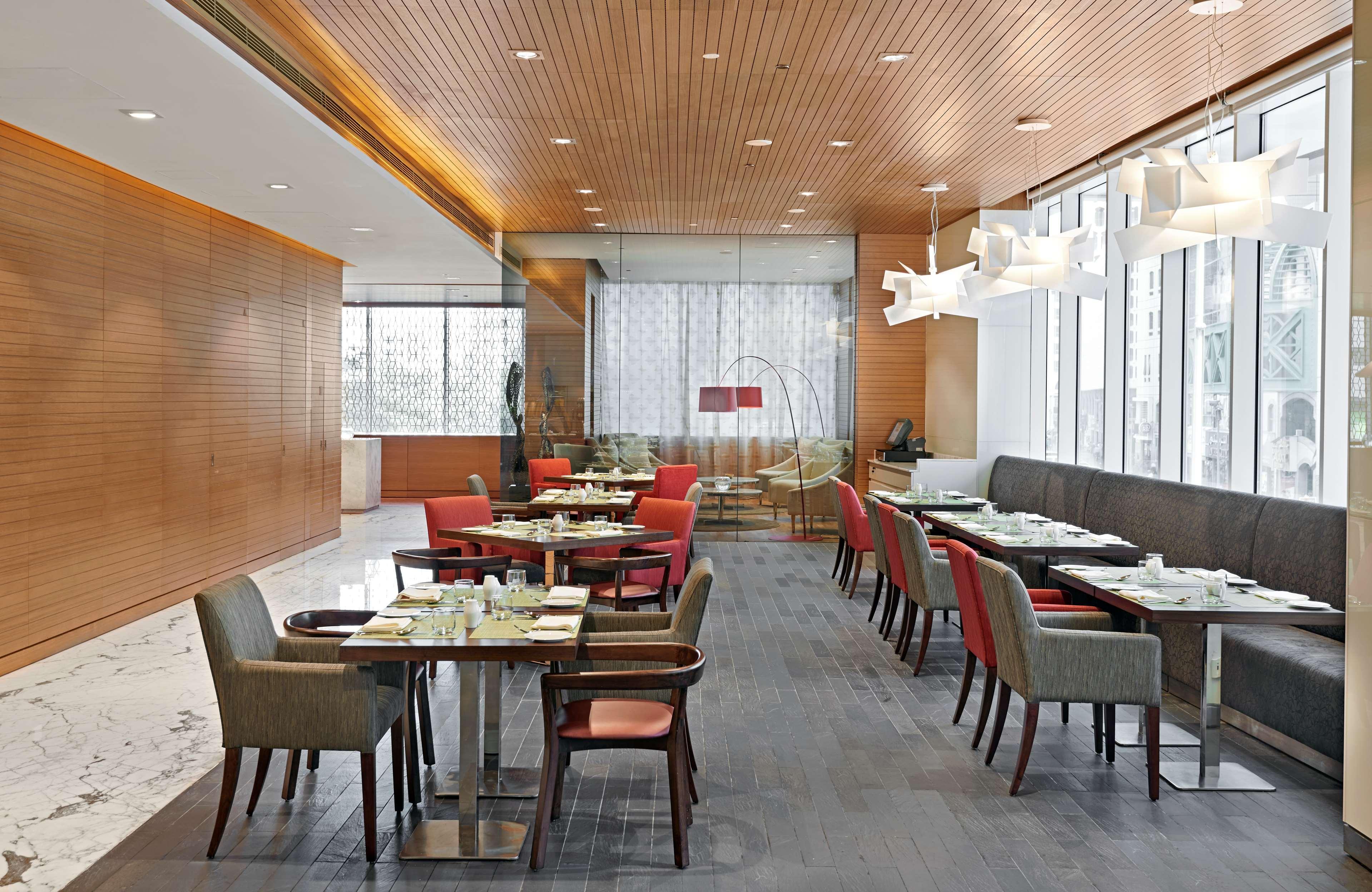 Hyatt Place Dubai Baniyas Square Exteriör bild