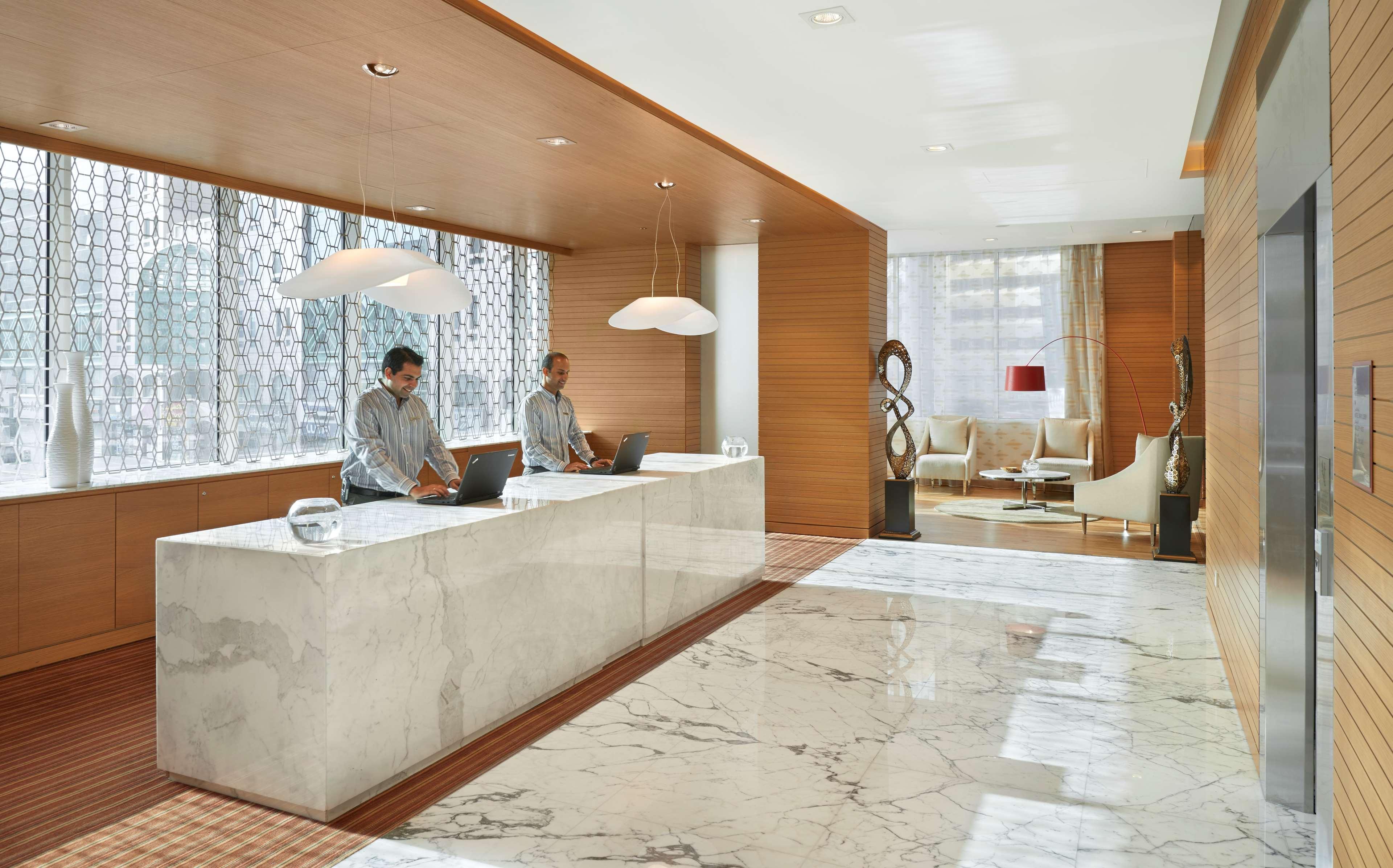 Hyatt Place Dubai Baniyas Square Exteriör bild