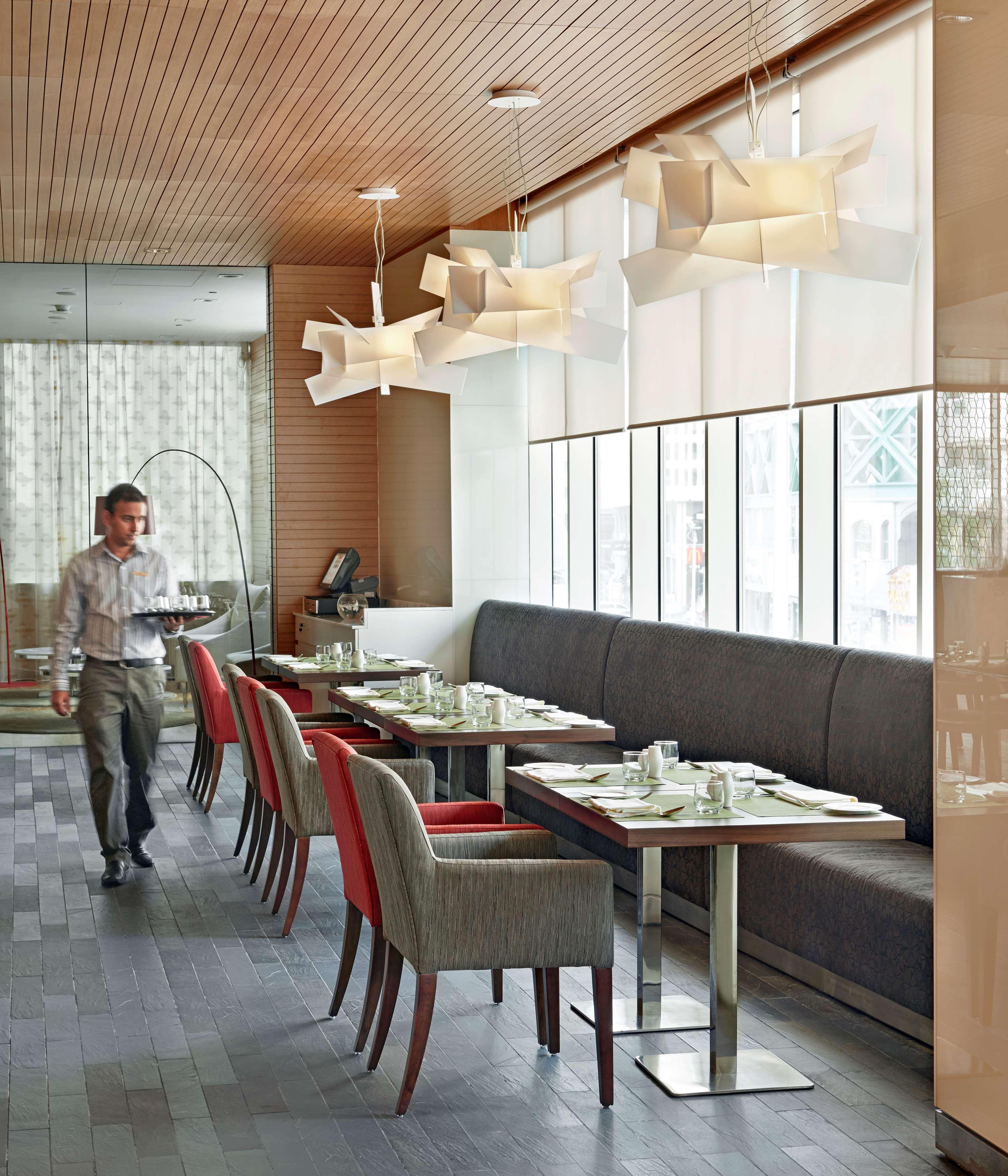 Hyatt Place Dubai Baniyas Square Exteriör bild