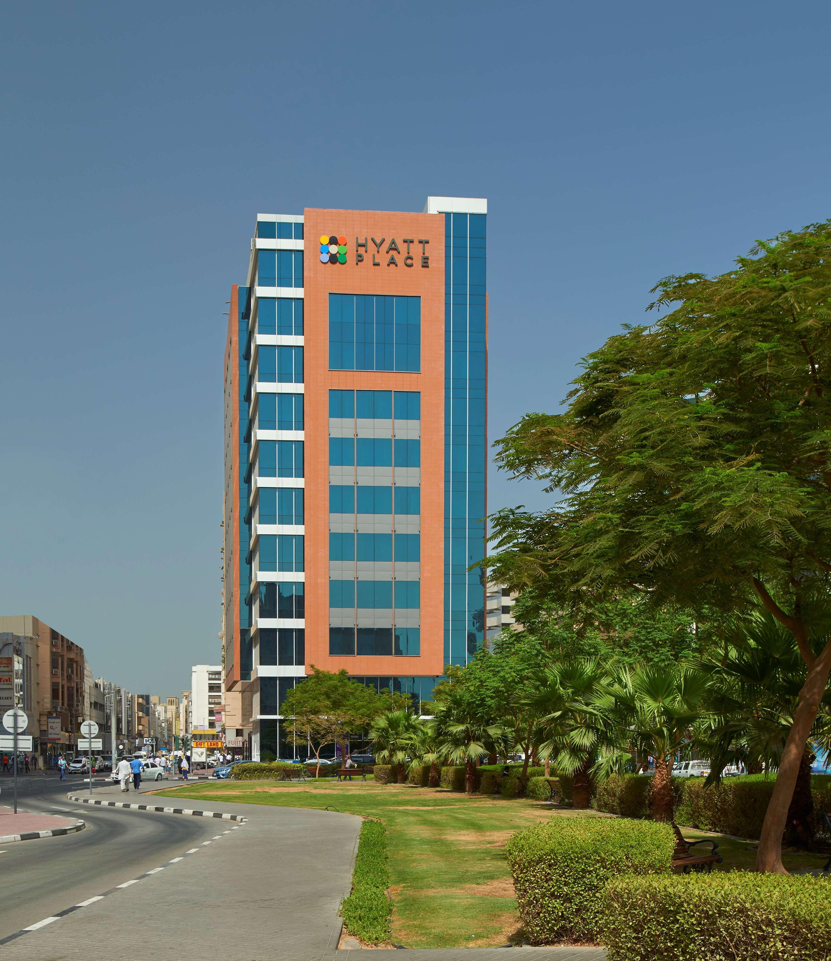 Hyatt Place Dubai Baniyas Square Exteriör bild