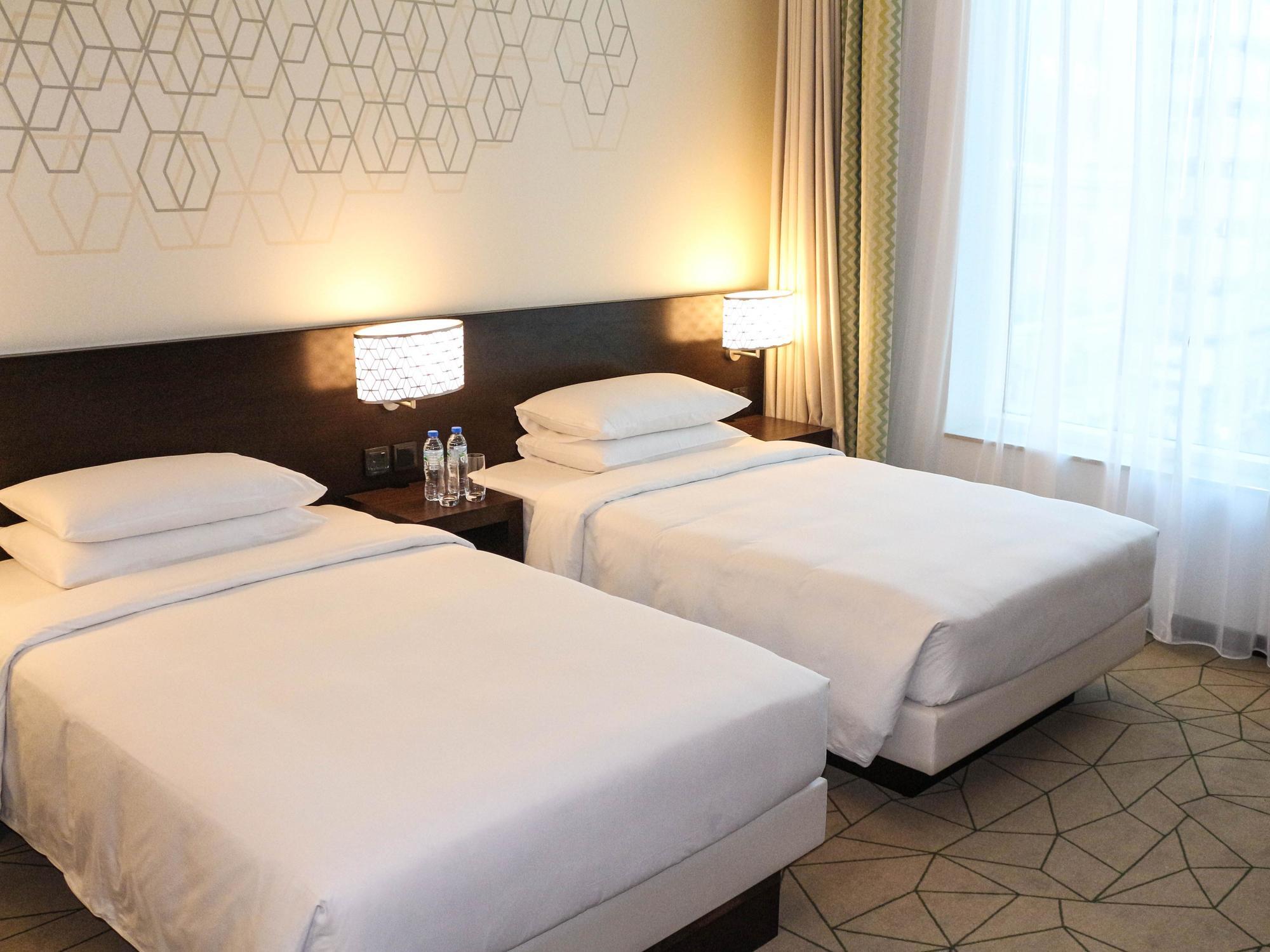 Hyatt Place Dubai Baniyas Square Exteriör bild