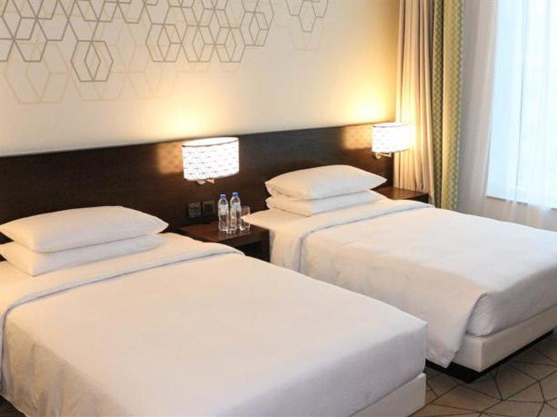 Hyatt Place Dubai Baniyas Square Exteriör bild