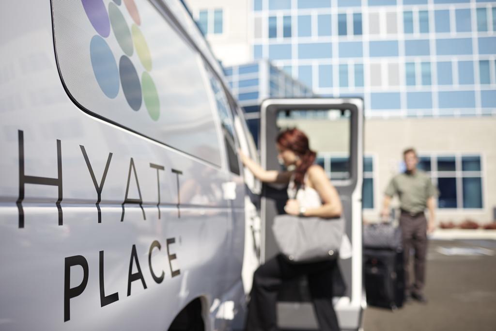 Hyatt Place Dubai Baniyas Square Exteriör bild