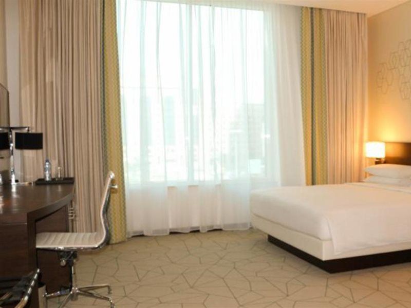 Hyatt Place Dubai Baniyas Square Exteriör bild